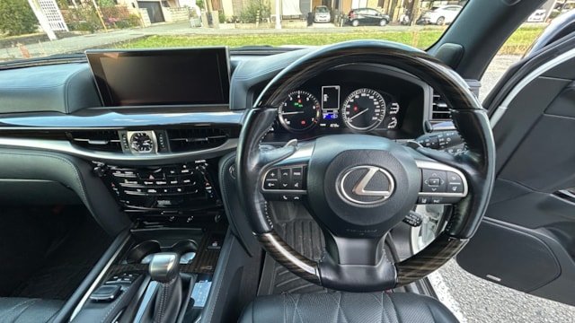 
								2019 Lexus LX570 Black Sequence full									