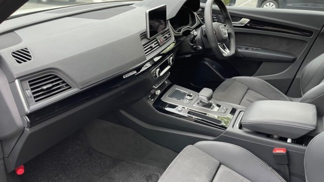 
								2020 Audi Q5 S-Line Competition full									