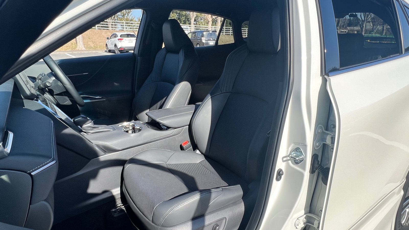 
								2020 Toyota Harrier Z Leather Pkg full									