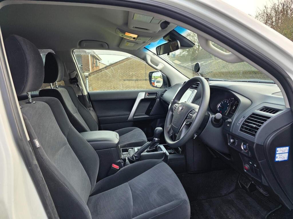 
								2022 Toyota land Cruiser Prado TX full									