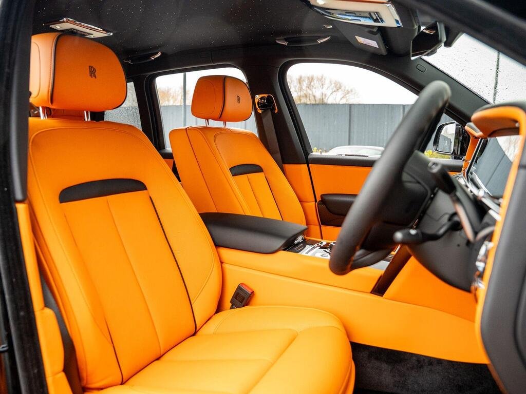 
								2025 Rolls Royce Cullinan Series II Black Badge full									