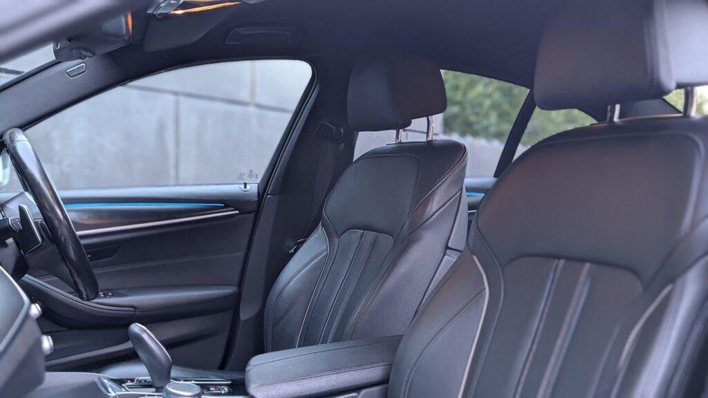 
								2021 BMW 5 Series 530e M Sport full									