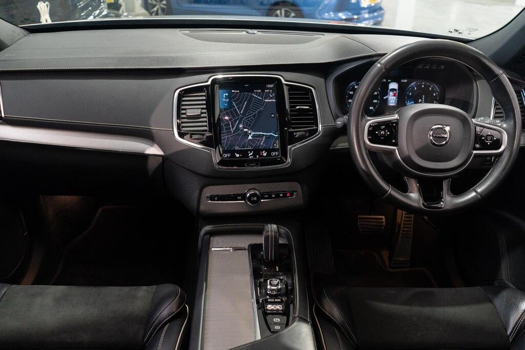 
								2020 Volvo XC90 B6 MHEV R-Design full									