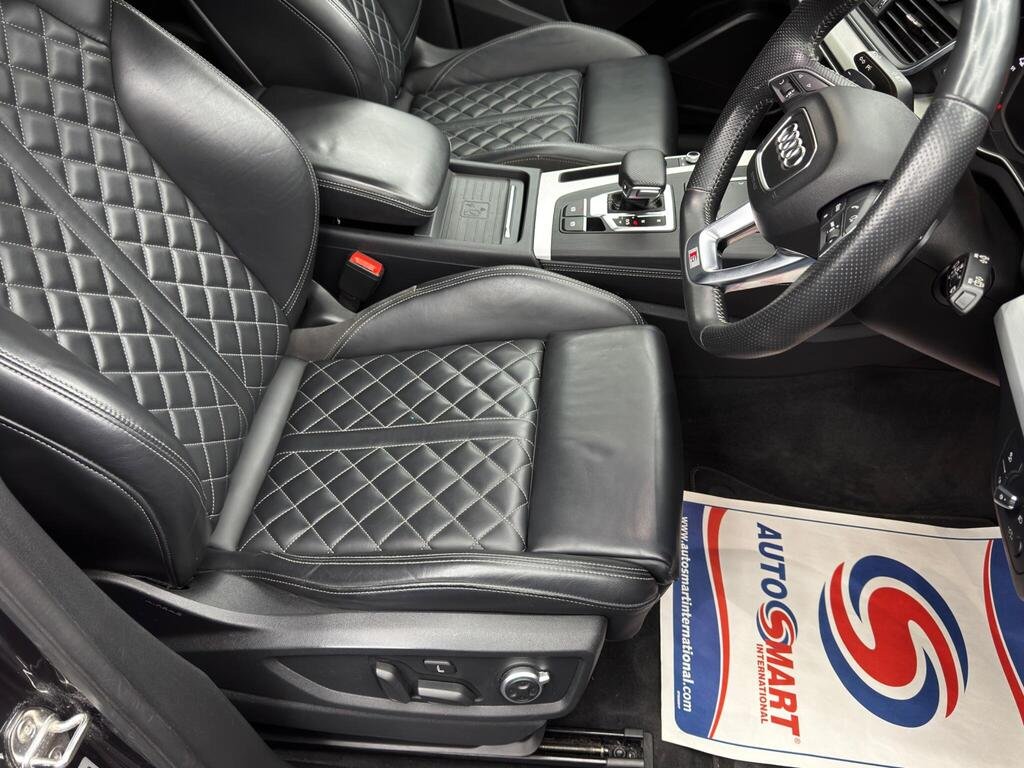 
								2020 Audi Q5 55 TFSIe Competition full									