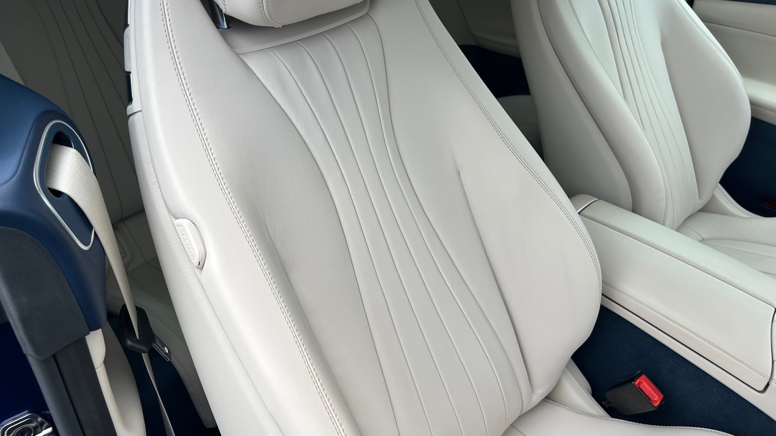 
								2020 Mercedes-Benz E200 Coupe Sport full									