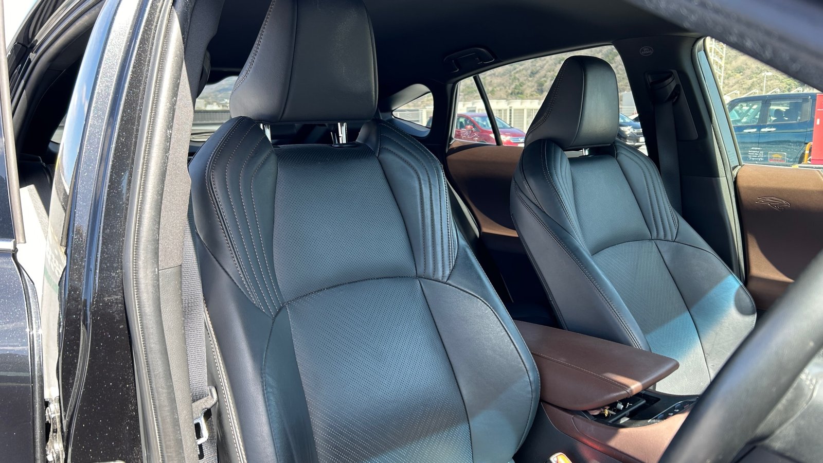 
								2020 Toyota Harrier Z Leather Package full									