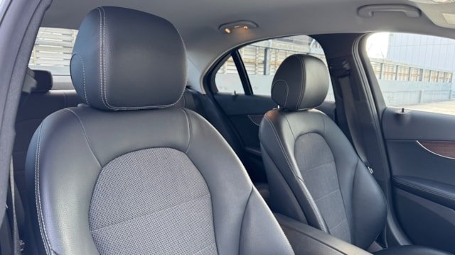 
								2019 Mercedes-Benz C220d Avant-garde full									