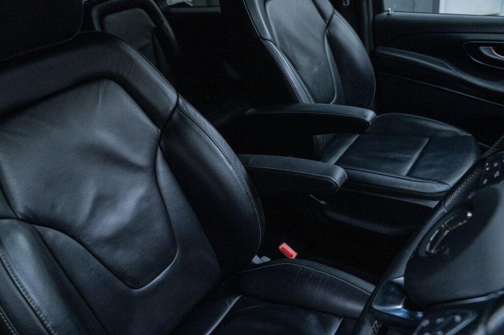 
								2019 Mercedes-Benz V-Class V300d Sport full									