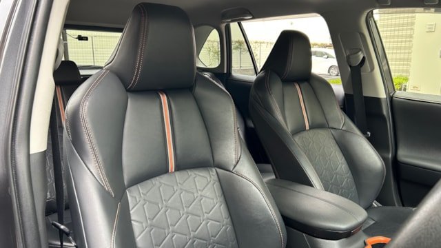 
								2020 Toyota RAV4 Adventure full									