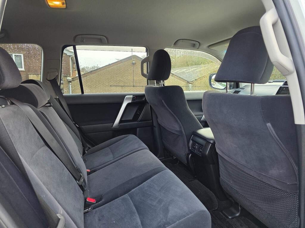 
								2022 Toyota land Cruiser Prado TX full									