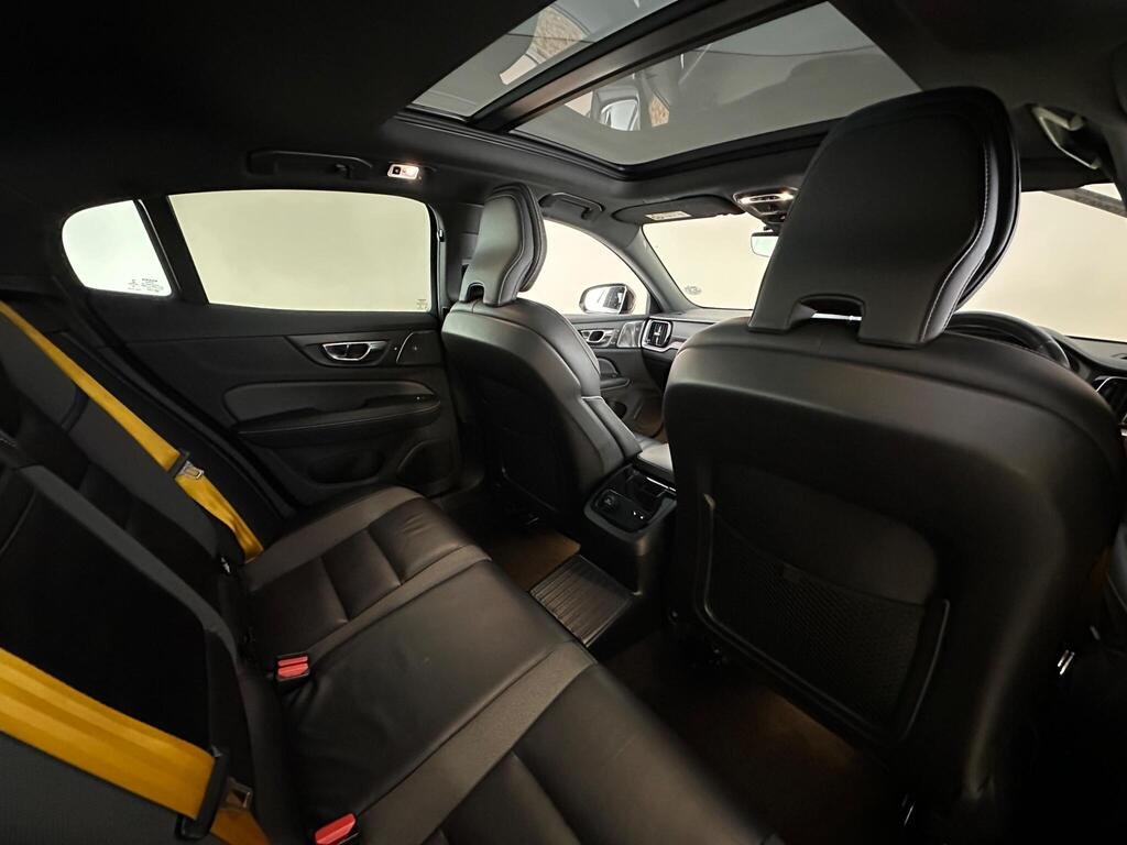 
								2020 Volvo S60 T8 Polestar Engineered full									