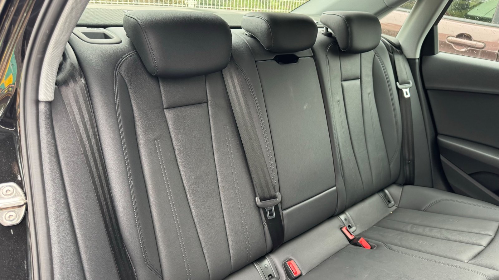 
								2019 Audi A4 35TFSI Sport full									