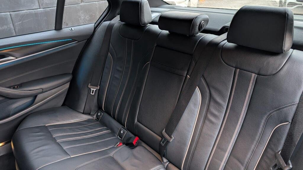 
								2021 BMW 5 Series 530e M Sport full									