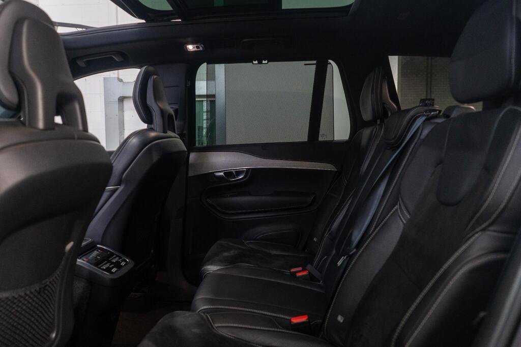 
								2020 Volvo XC90 B6 MHEV R-Design full									