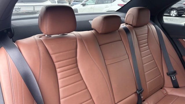 
								2020 Mercedes-Benz E350de Avant-garde Sport full									