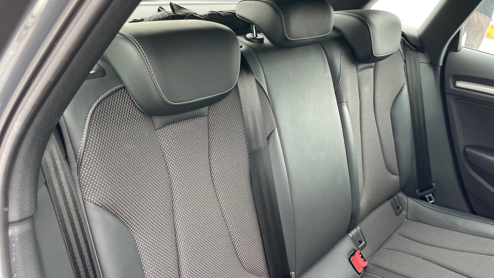 
								2019 Audi A3 Sportback S Line Black Styling full									