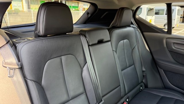 
								2020 Volvo XC40 T4 AWD Inscription full									