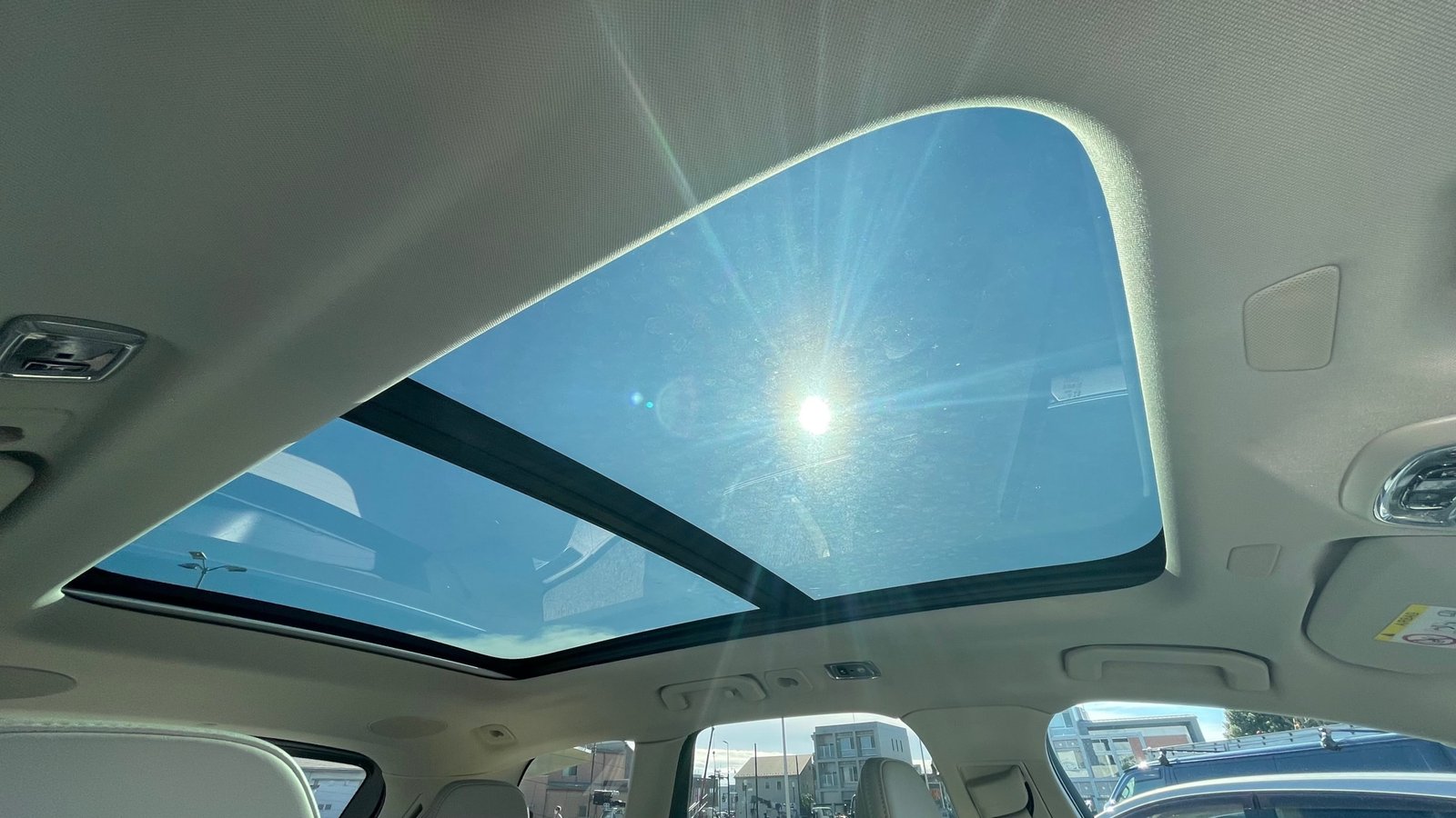 
								2020 Volvo XC60 D4 AWD Inscription full									