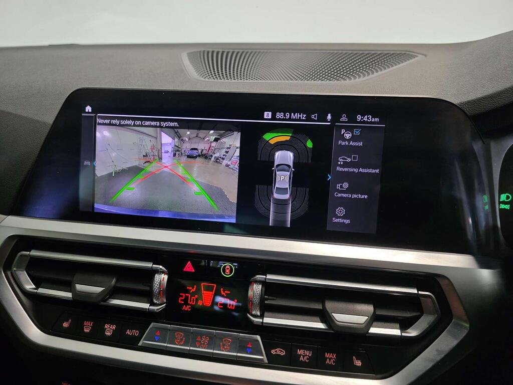 
								2020 BMW 3 Series 330e M Sport full									