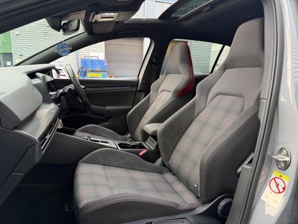 
								2020 Volkswagen Golf GTI full									