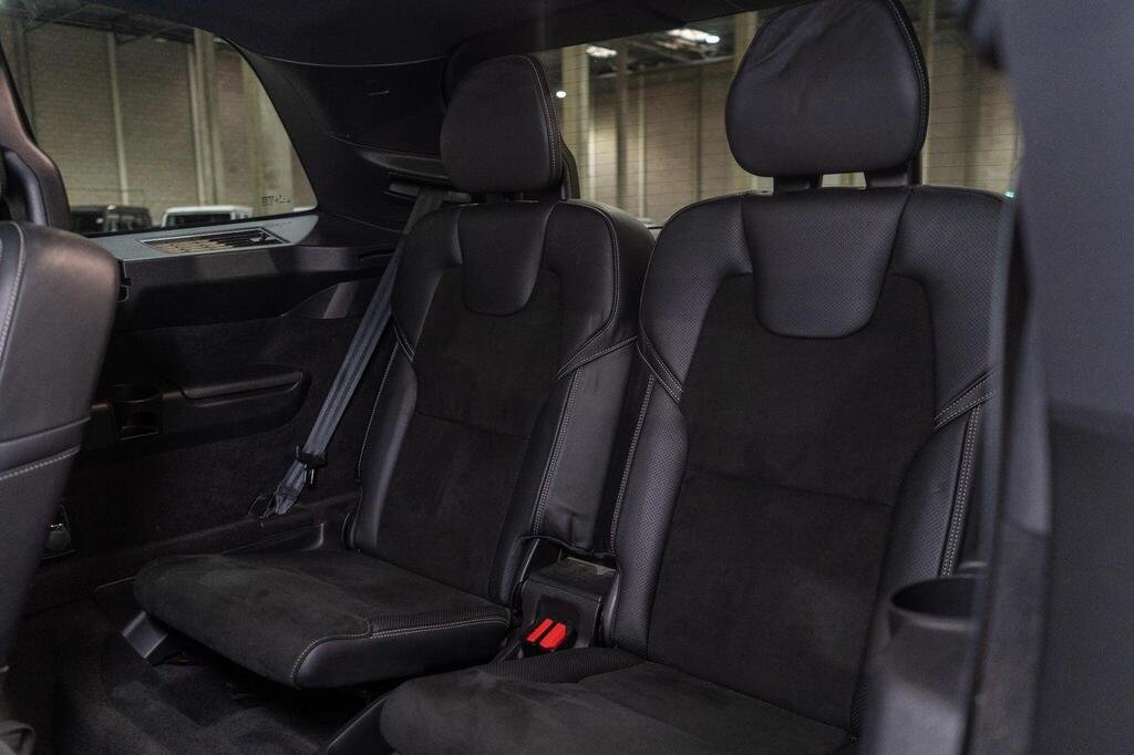 
								2020 Volvo XC90 B6 MHEV R-Design full									