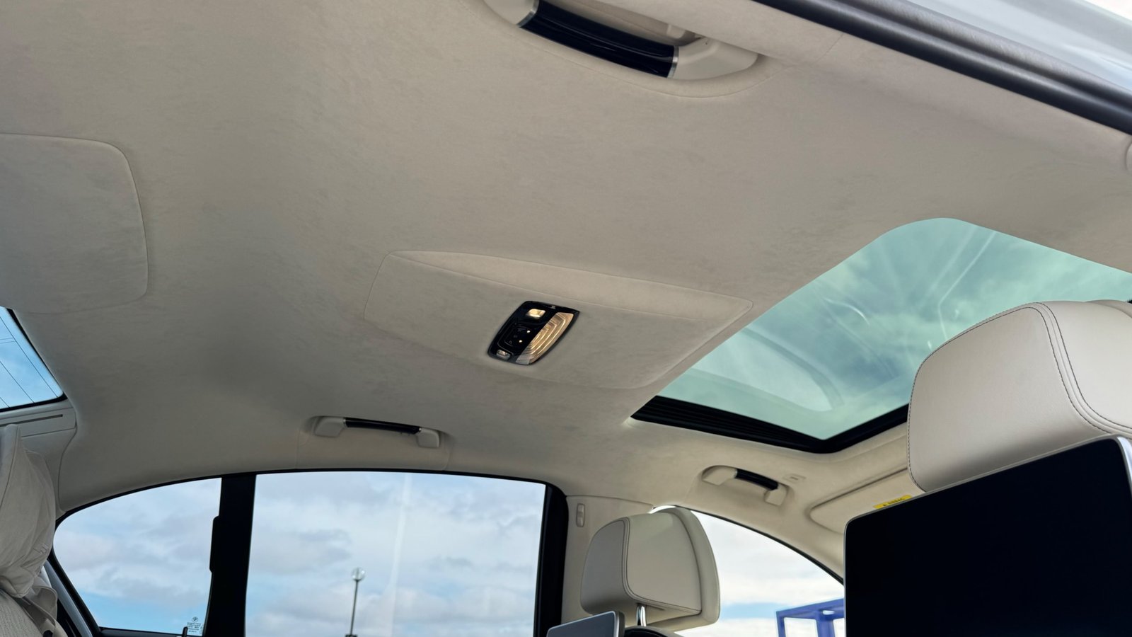 
								2020 BMW 7 Series 740i 40 Yale full									