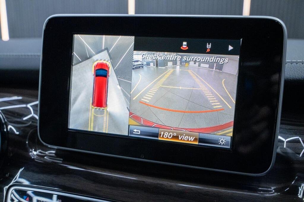 
								2019 Mercedes-Benz V-Class V300d Sport full									