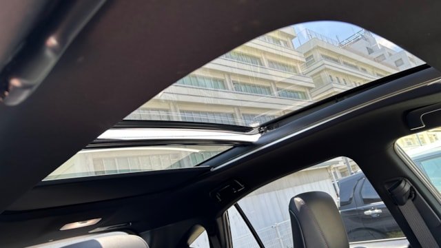 
								2019 Toyota Harrier Premium full									