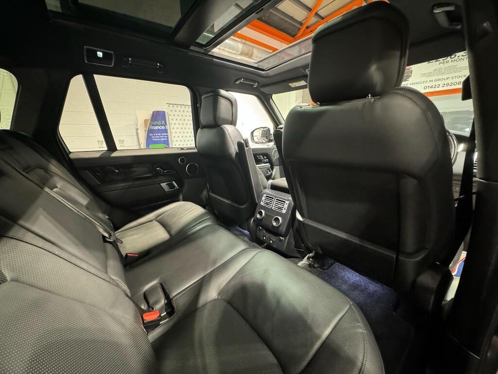 
								2019 Range Rover Vogue SDV6 full									