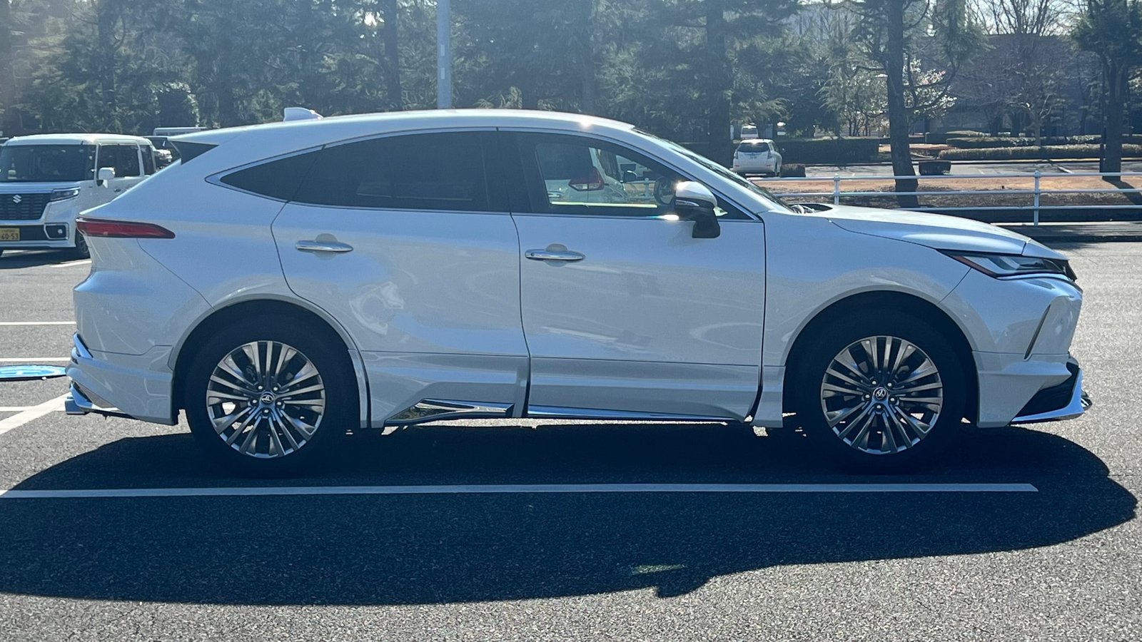 
								2020 Toyota Harrier Z Leather Pkg full									