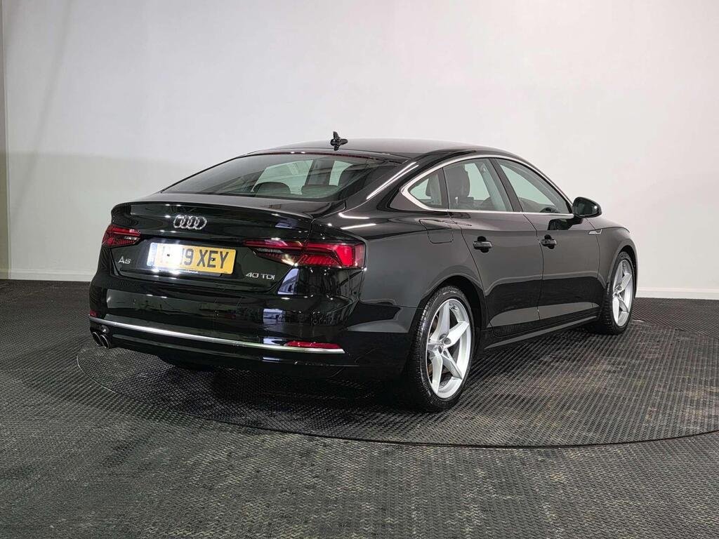 
								2019 Audi A5 Sportback 40 TDI Sport full									