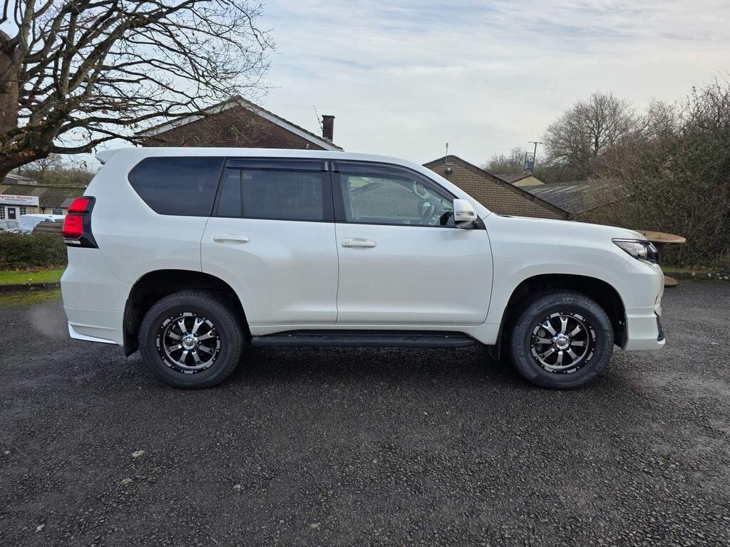 
								2022 Toyota land Cruiser Prado TX full									