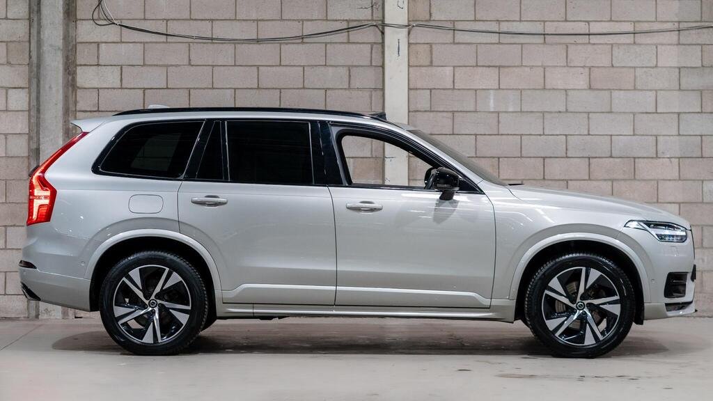 
								2020 Volvo XC90 B6 MHEV R-Design full									