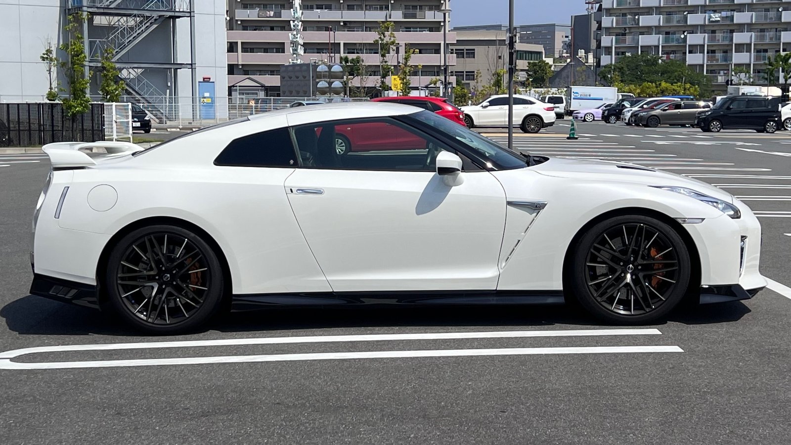 
								2021 Nissan GT-R Pure Edition full									