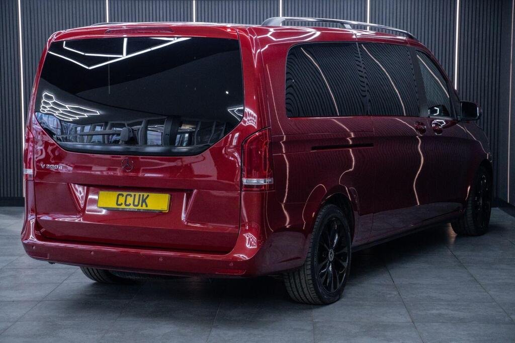 
								2019 Mercedes-Benz V-Class V300d Sport full									