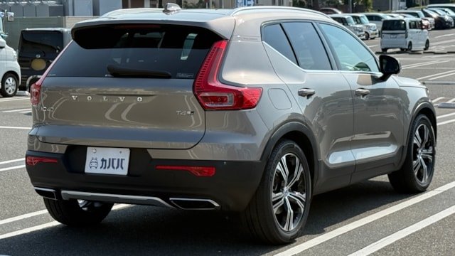 
								2020 Volvo XC40 T4 AWD Inscription full									