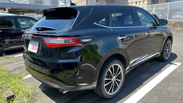 
								2019 Toyota Harrier Premium full									