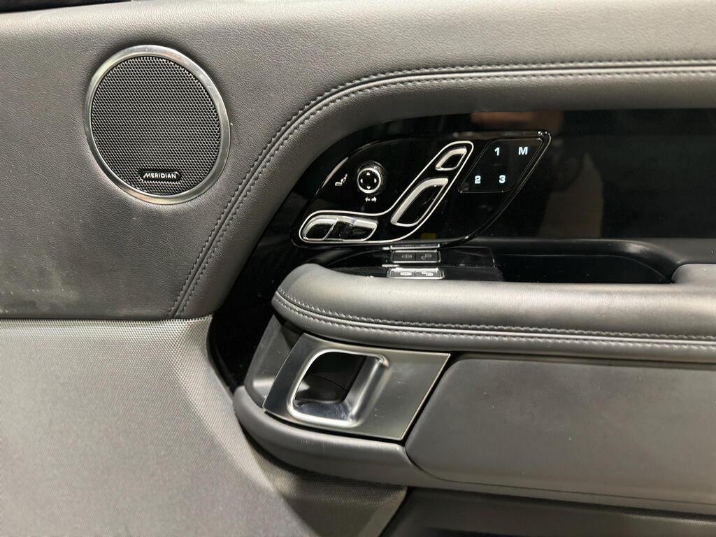 
								2019 Range Rover Vogue SDV6 full									