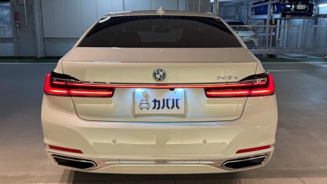 
								2021 BMW 7 Series 745e Luxury full									