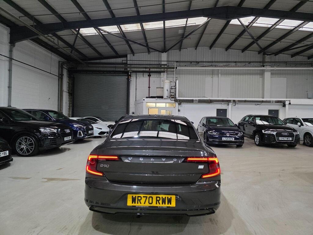 
								2020 Volvo S90 T8 Recharge R-Design full									