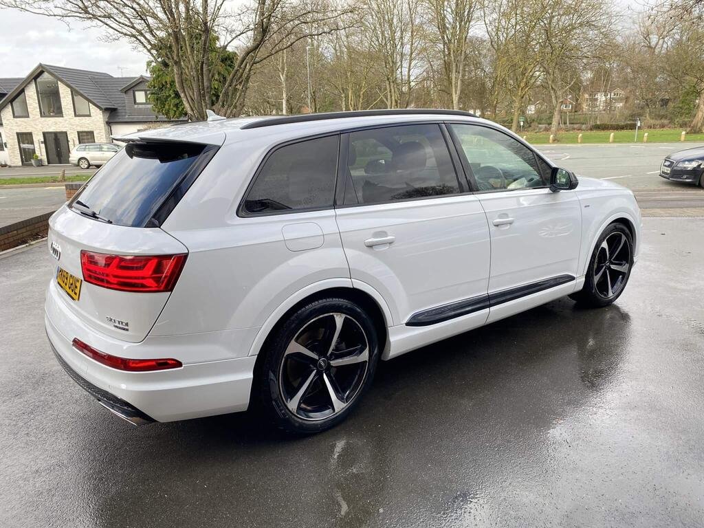 
								2019 Audi Q7 50TDI Black Edition full									