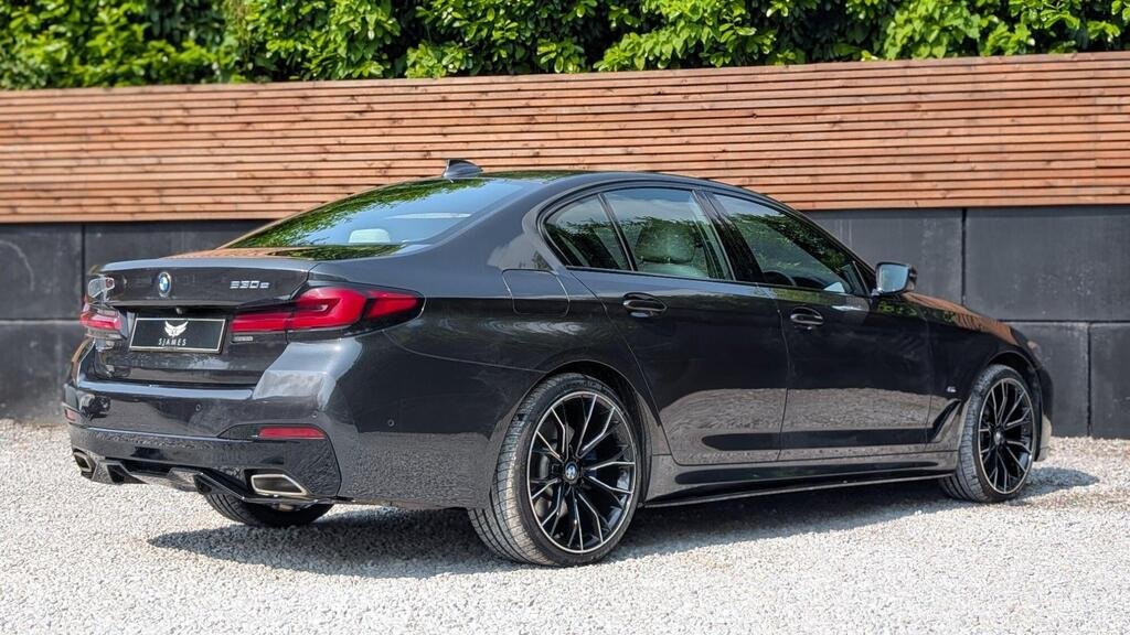 
								2021 BMW 5 Series 530e M Sport full									