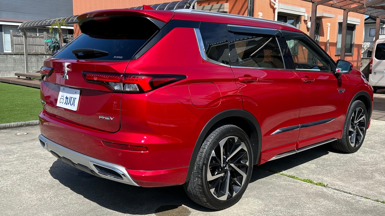 
								2021 Mitsubishi Outlander PHEV P full									