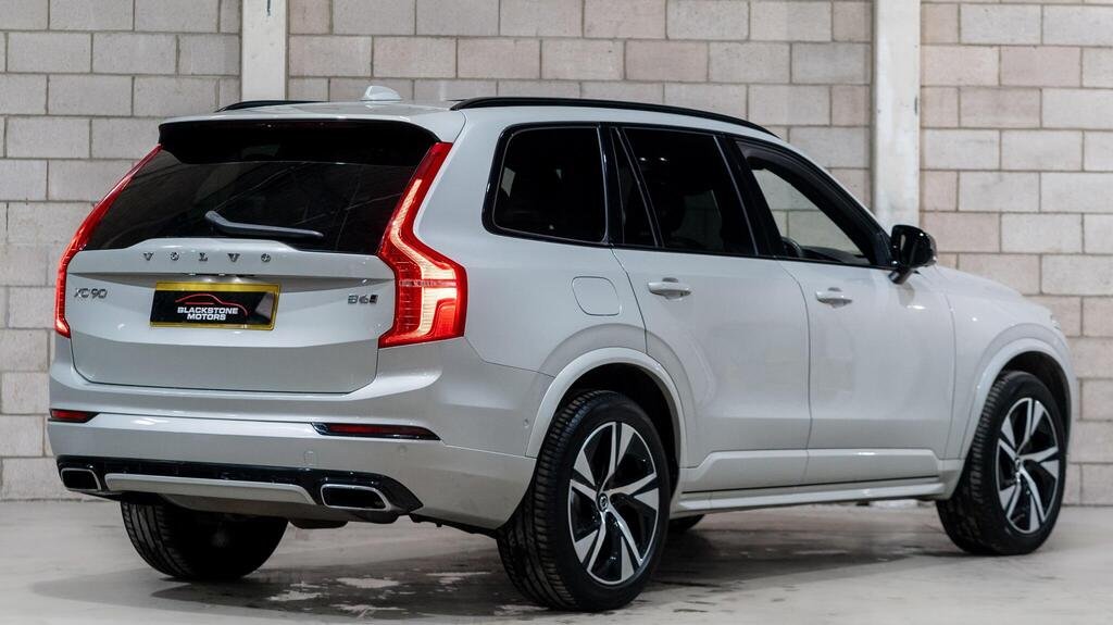 
								2020 Volvo XC90 B6 MHEV R-Design full									