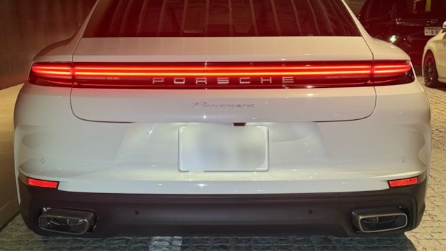 
								2022 Porsche Panamera Base Grade full									