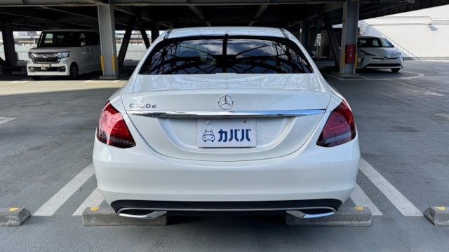 
								2019 Mercedes-Benz C220d Avant-garde full									