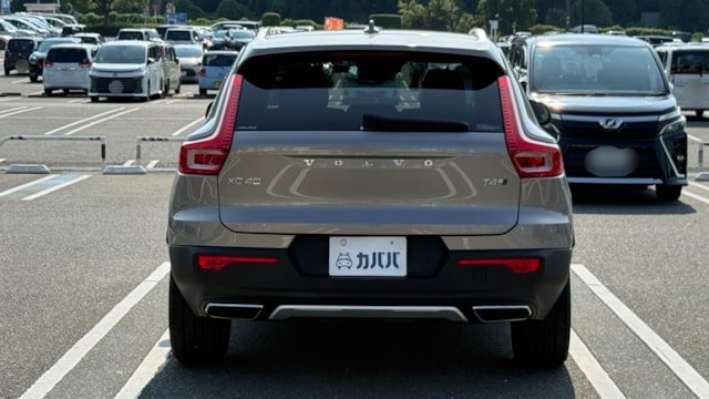 
								2020 Volvo XC40 T4 AWD Inscription full									