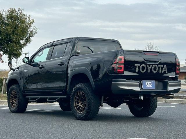 
								2020 Toyota Hilux Z Black Rally edition full									