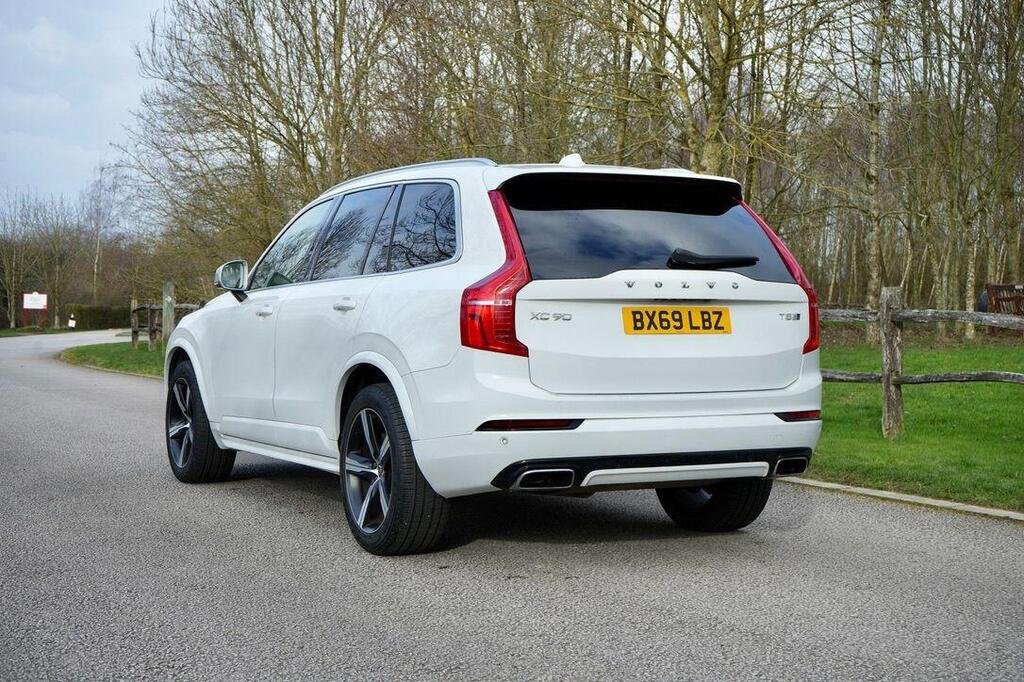 
								2019 Volvo XC90 T5 R-Design full									