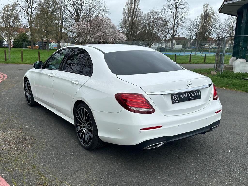 
								2019 Mercedes-Benz E-Class E220d AMG Line Night Edition full									